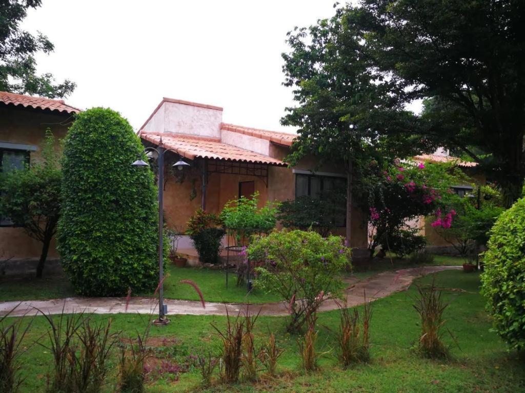 Villa Tuscany Country Resort Suan Phueng Exterior foto