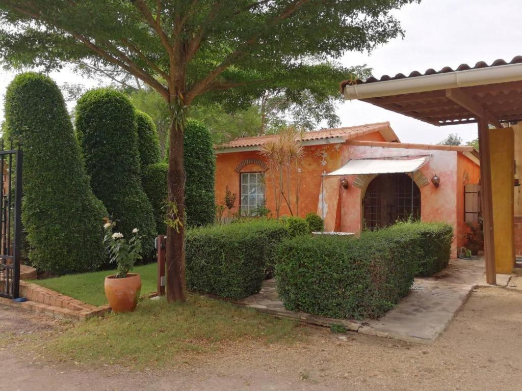 Villa Tuscany Country Resort Suan Phueng Exterior foto