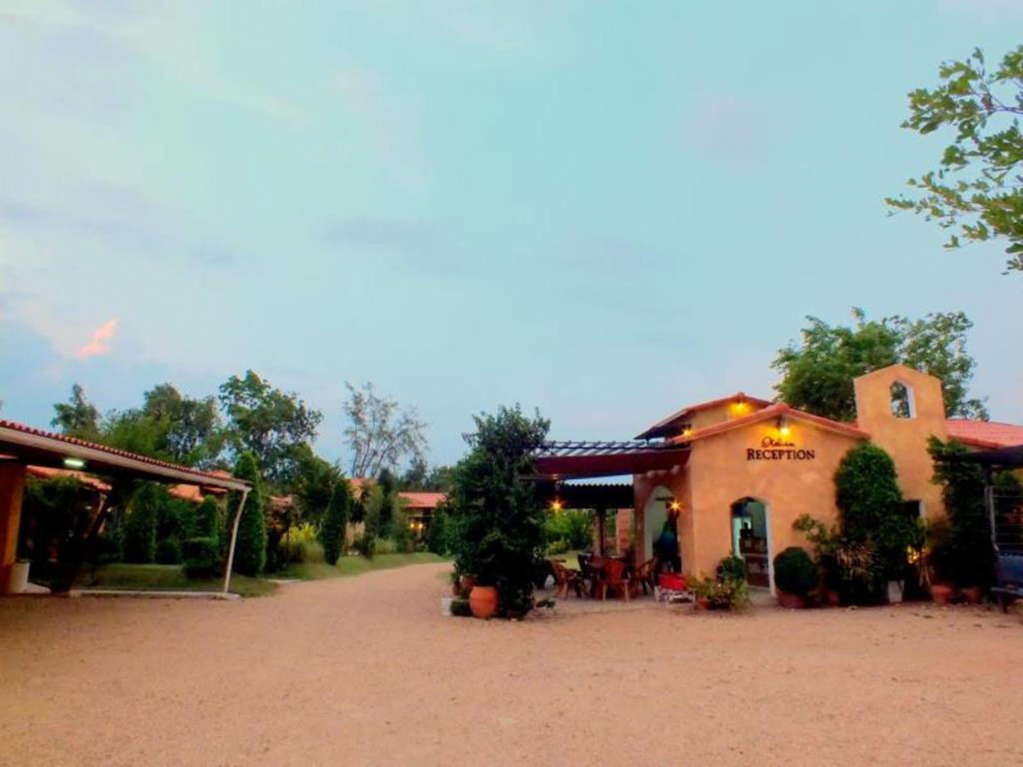 Villa Tuscany Country Resort Suan Phueng Exterior foto